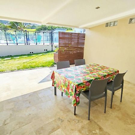 Appartamento L'Hibiscus De Plaiz'Anse Petite Île Esterno foto